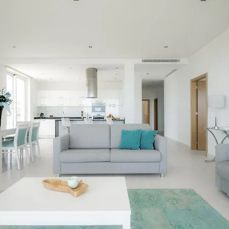Apartment 5 Beach View In Porto De Mos 150 Metres From The Beach! *